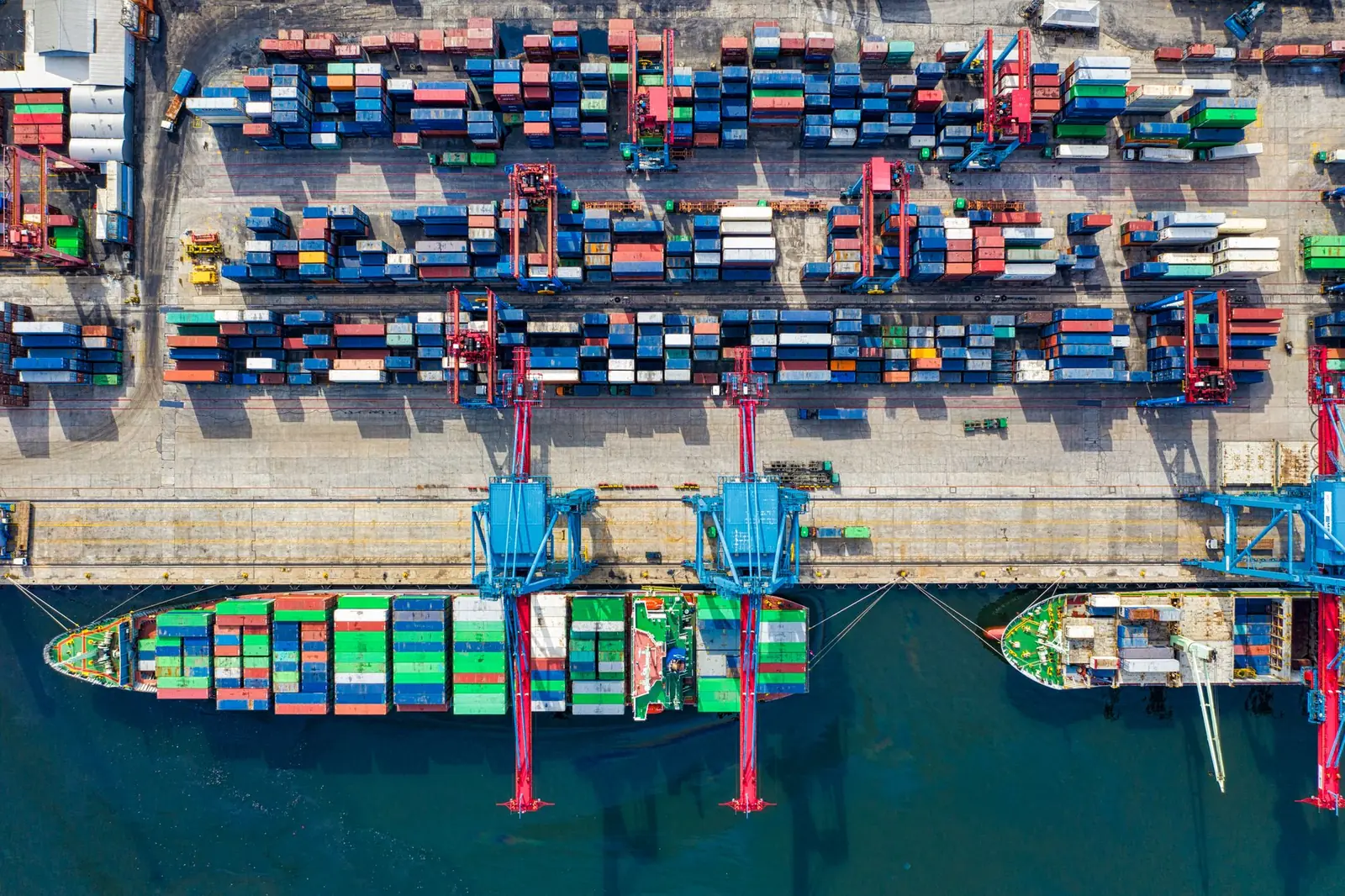 Containerhafen aus der Luft